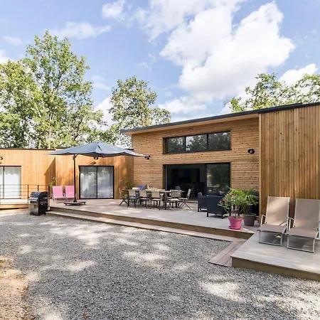 Grande Maison En Bois Avec Parc, Terrasse, Jeux Et Equipements Modernes Entre Nantes Et Pornic - Fr-1-306-1051 *
